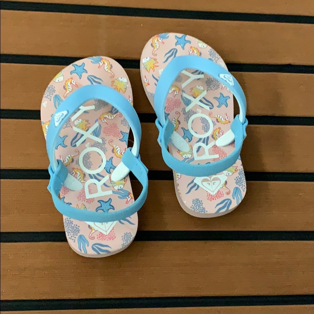 Roxy sandals